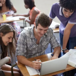 La vuelta al cole: ayudas y becas escolares por comunidad